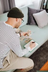 A man budgeting